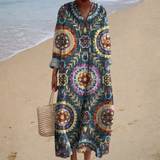 Figurschmeichelndes Sommerkleid mit Print