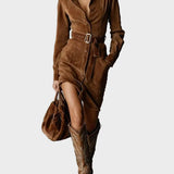 Midi-Kleid aus Wildleder mit langen Ärmeln und Kragen